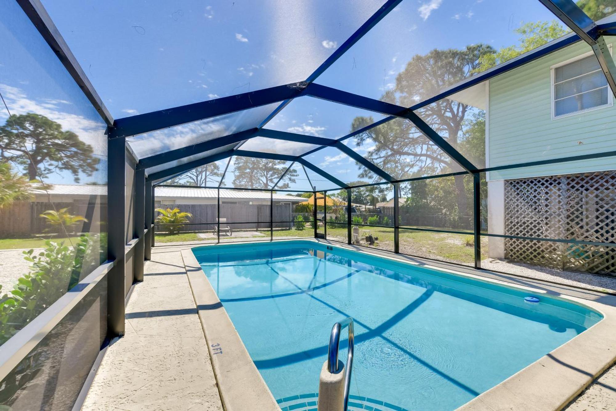 Coastal Oasis With Shared Pool, 2 Mi To Beach! Holiday home Englewood