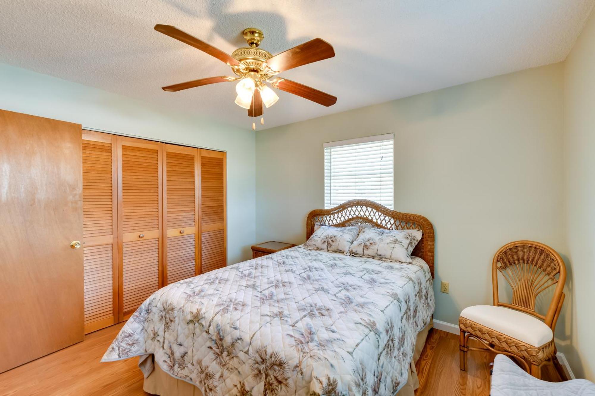Coastal Oasis With Shared Pool, 2 Mi To Beach! Englewood