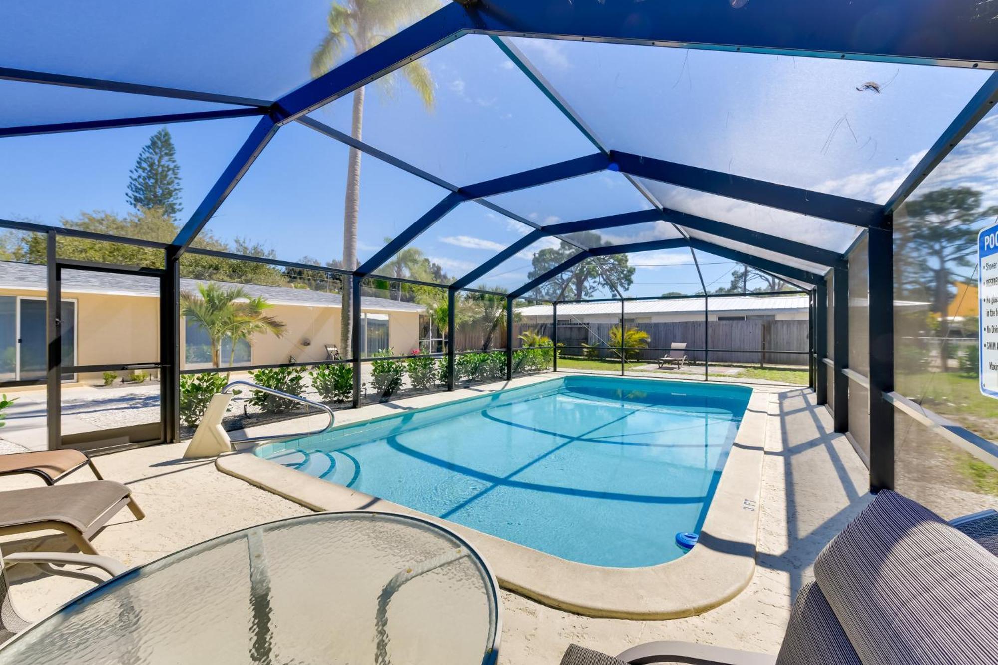 Coastal Oasis With Shared Pool, 2 Mi To Beach! * Englewood
